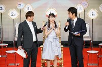 谷川友梨（中央）