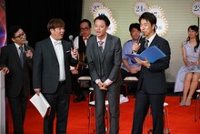 佐藤太一郎（中央）