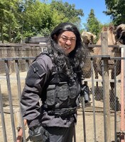 ドラマ「VIVANT」のチンギスに扮するレイザーラモンRG。