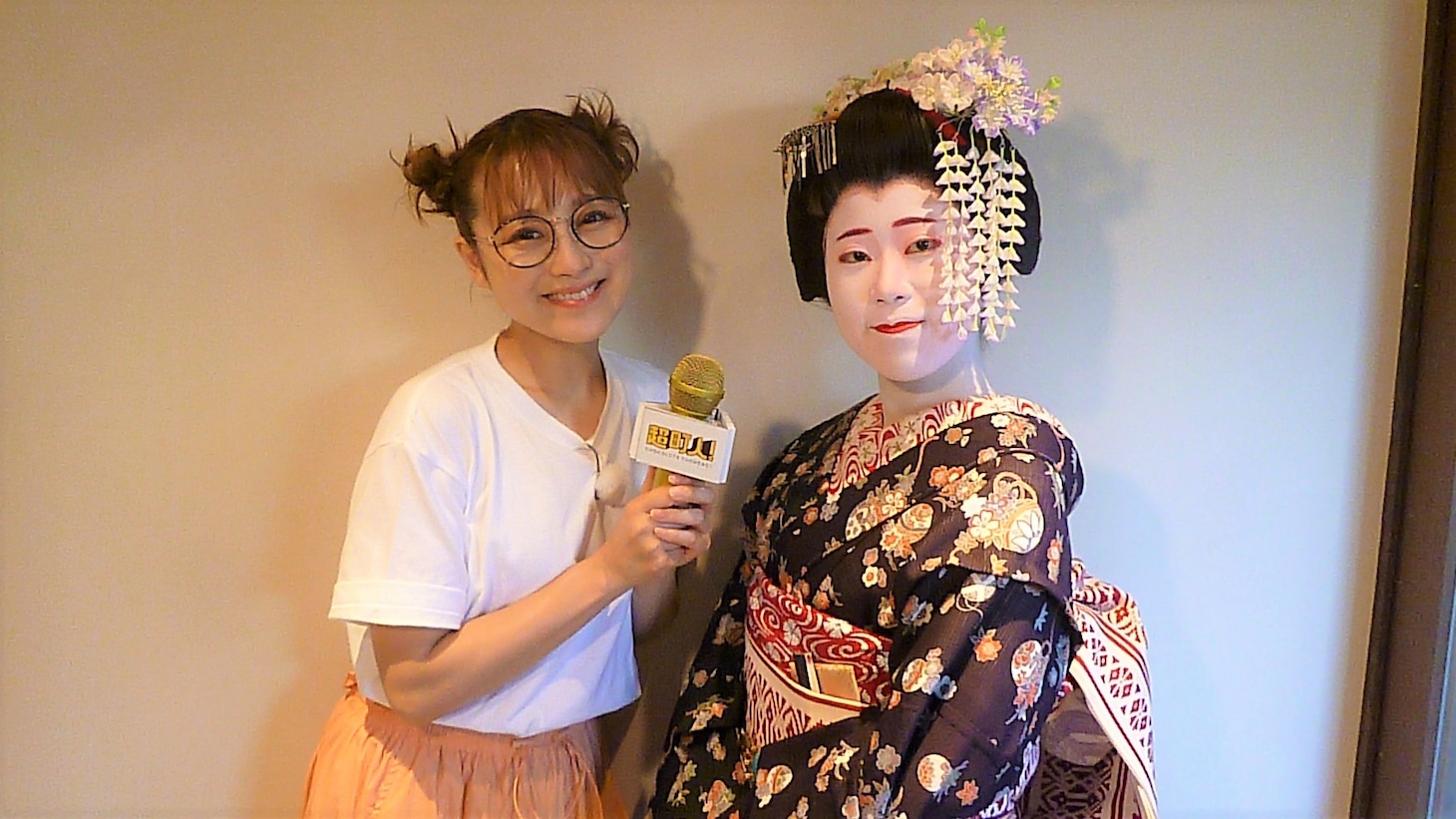 鈴木奈々（左）