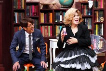 さまぁ～ず大竹（左）とIKKO。(c)テレビ東京