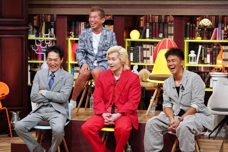 語り手軍団の面々。(c)テレビ東京