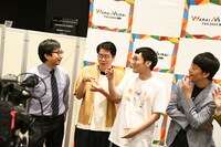 物持ちがいい人間・おいでやす小田（左）は7年同じ目薬を使っている。「わずかに効く」とのこと。