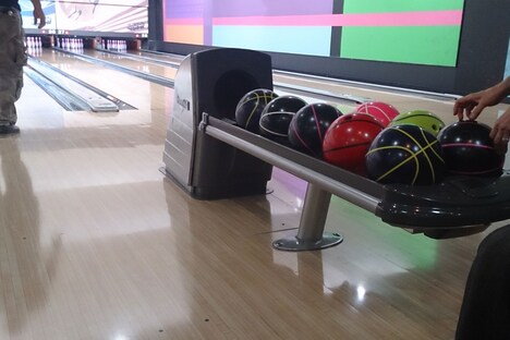 ボウリング場イメージ