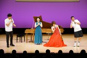 「ピアノの先祖【フォルテピアノ】×北欧から幸せを運ぶ【ハルダンゲルヴァイオリン】の世界」の様子。（写真提供：吉本興業）