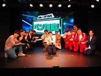 ペンた丸（中央）