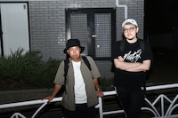 ウエストランド井口（左）と飯塚大悟（右）。