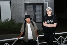 ウエストランド井口（左）と飯塚大悟（右）。