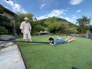 「霜降り明星のあてみなげ」より。(c)静岡朝日テレビ