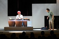 DVD「さらば青春の光 単独LIVE『すご六』」のワンシーン。