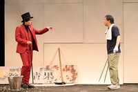 DVD「さらば青春の光 単独LIVE『すご六』」のワンシーン。