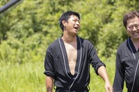 パンサー尾形、とにかく明るい安村。(c)RKB