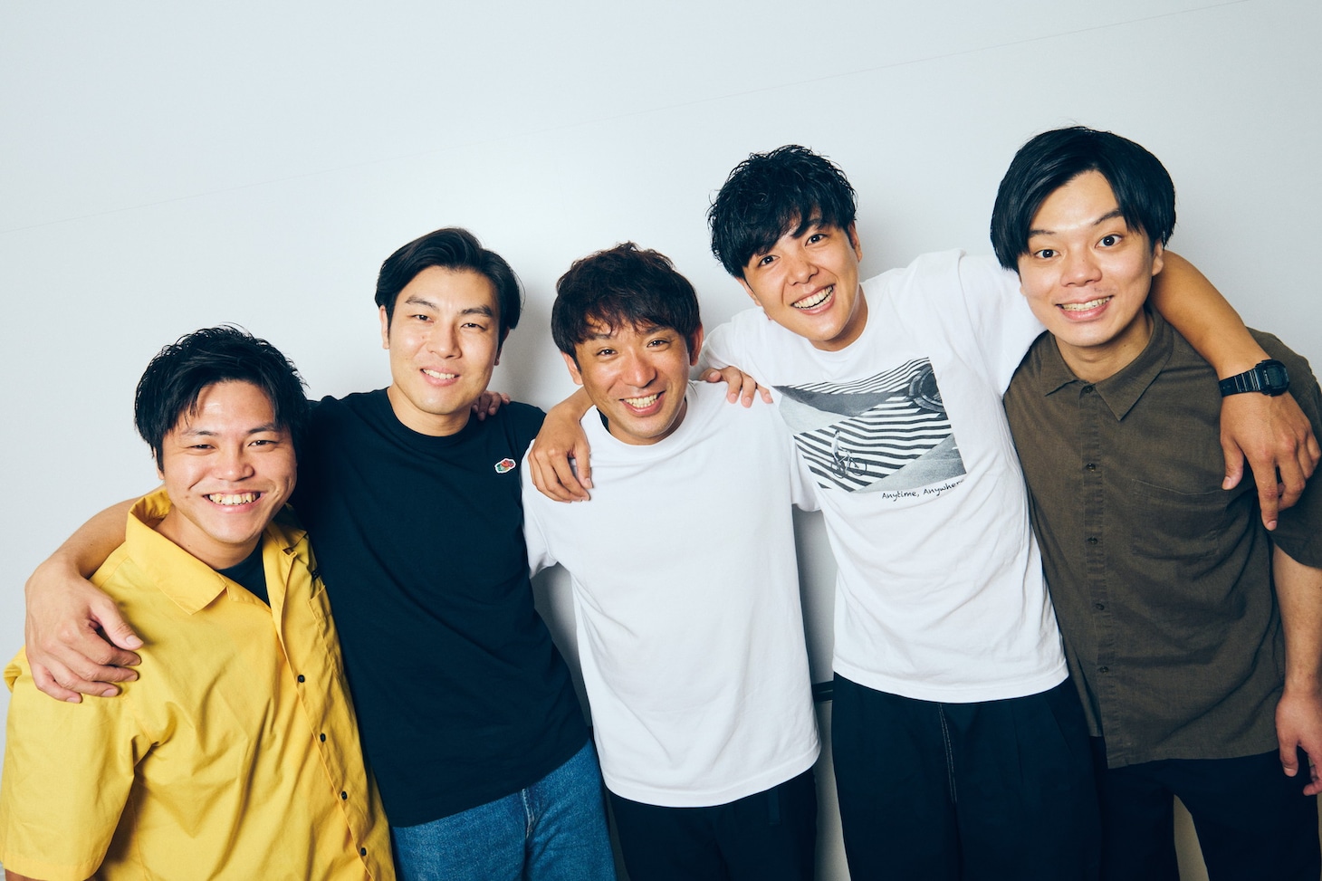 “酒井軍団”の（左から）コンピューター宇宙・はっしーはっぴー、ぐりんぴーす落合、アルコ＆ピース酒井、爆走マシン坂井、ストレッチーズ高木。