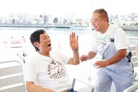 明石家さんま（左）と出川哲朗（右）。