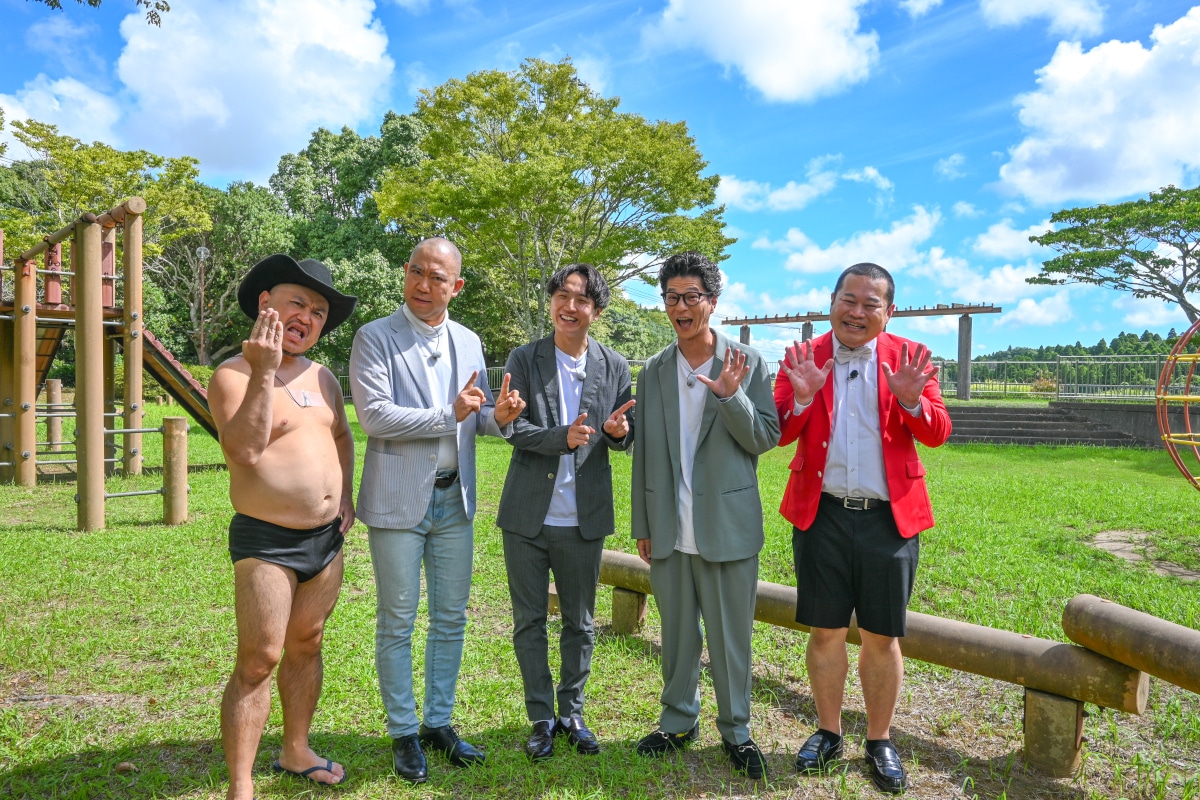 左から、ハリウッドザコシショウ、コロコロチキチキペッパーズ、モグライダー。(c)TBS