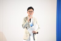 MCを務めたニュークレープ・デビ。