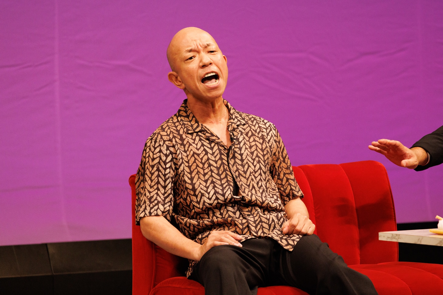 「爆音」に出演するバイきんぐ小峠。
