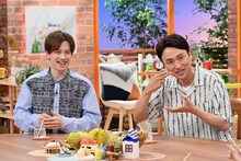 ウエンツ瑛士とアンジャッシュ児嶋。(c)テレビ朝日