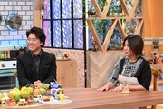 上川隆也と大久保佳代子。(c)テレビ朝日