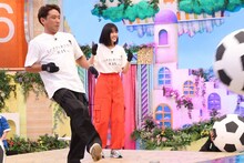 アルコ＆ピース酒井と原菜乃華。(c)フジテレビ