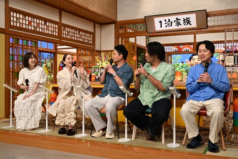 会見の様子。(c)テレビ朝日