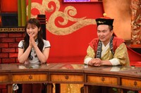 左から渋谷凪咲、かまいたち山内。(c)関西テレビ