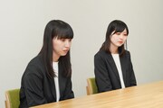 ハイツ友の会。左から清水香奈芽、西野。