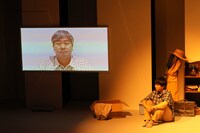 コント「ビデオレター」のワンシーン。（撮影：岩佐篤樹）