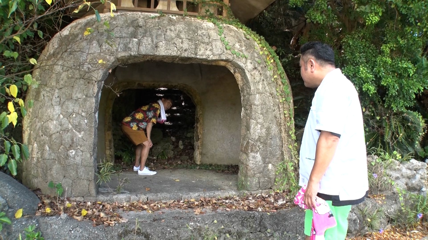 左からFUJIWARA藤本、アンタッチャブル山崎。(c)カンテレ