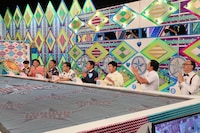 「ラブマゲドン」に参加する男性芸人8名。(c)テレビ朝日