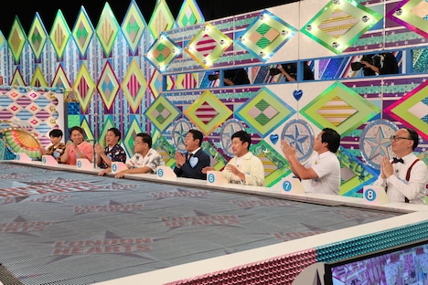 「ラブマゲドン」に参加する男性芸人8名。(c)テレビ朝日