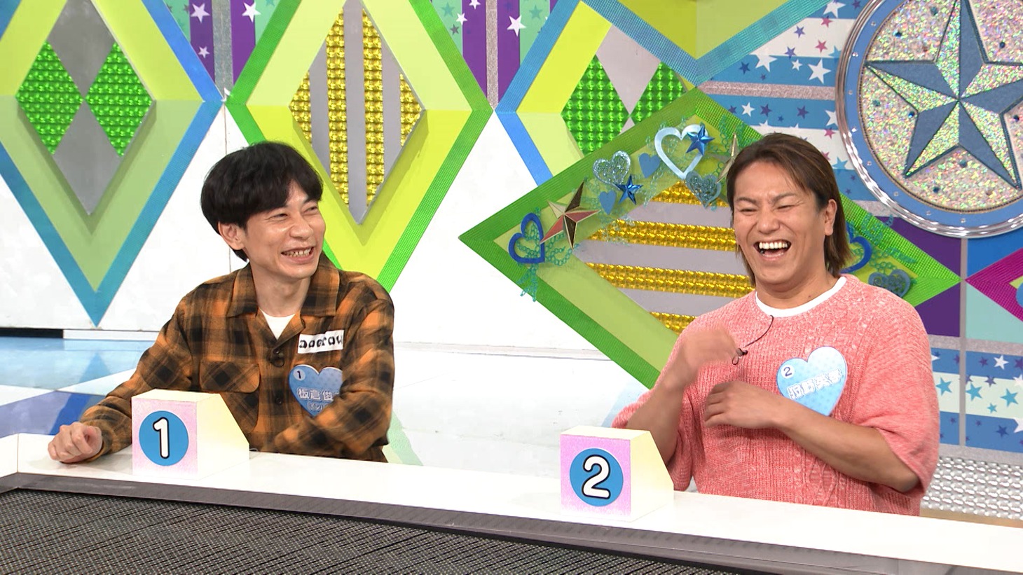 左から、インパルス板倉、狩野英孝。(c)テレビ朝日