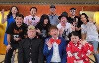 「音楽爆弾」の出演者たち。(c)テレビ大阪