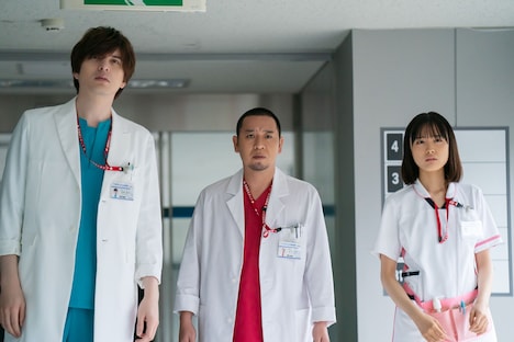 「トークサバイバー!~トークが面白いと生き残れるドラマ~」シーズン2のワンシーン。