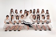NMB48、28thシングル「渚サイコー！」のアーティスト写真。
