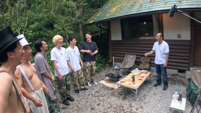 きしたかの高野（右）と、高野に笑いを仕掛ける芸人3組。(c)TBS