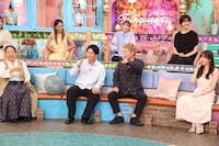 ニューヨークと「トークィーンズ」のメンバーたち。(c)フジテレビ