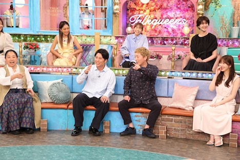 ニューヨークと「トークィーンズ」のメンバーたち。(c)フジテレビ