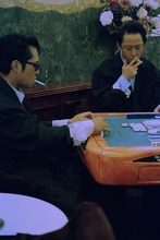 さらば青春の光を起用した「Sourcream麻雀倶楽部」のキービジュアル。