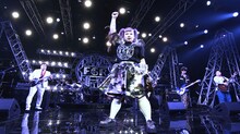 2022年の「フジ芸人ロックフェス」に出演した（左から）プラス・マイナス岩橋、渡辺直美、ニッポンの社長。(c)フジテレビ
