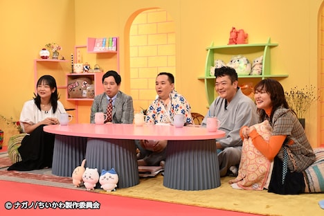 左から、蛙亭イワクラ、霜降り明星せいや、ミルクボーイ内海、立川談笑、吉住。