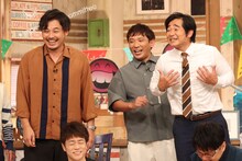 アルコ＆ピース、ハマカーン、陣内智則。(c)フジテレビ