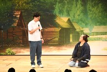 マユリカ。相方に思いつきで1人ミュージカルをやらせる阪本（左）と、罰ゲームでもないのに受け入れて1人ミュージカルをやり切った中谷（右）のコンビ。