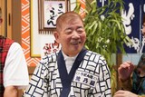 囲み取材に応じた池乃めだか。