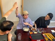 「霜降り明星のあてみなげ」のワンシーン。(c)静岡朝日テレビ