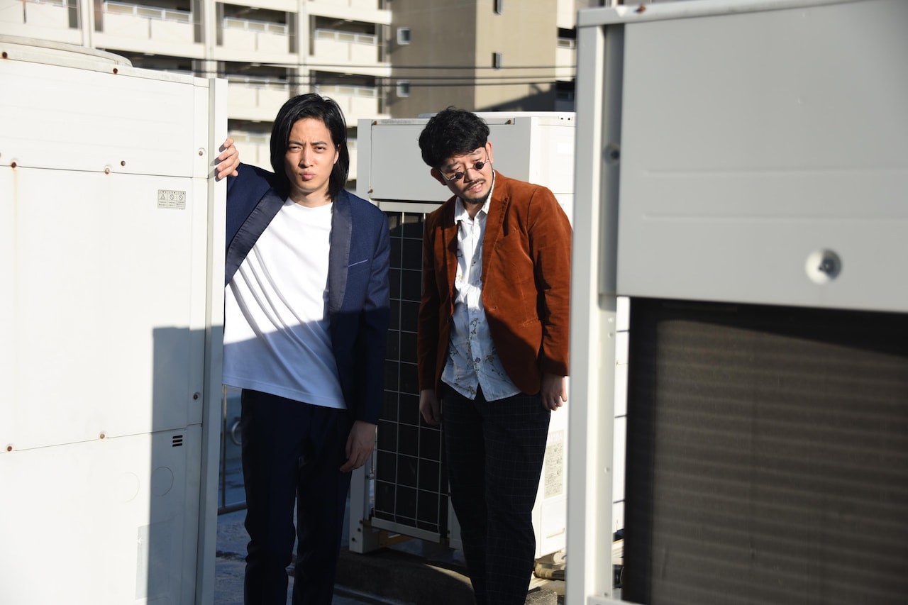 キャプテンバイソン。左から西田涼、高野哲郎。