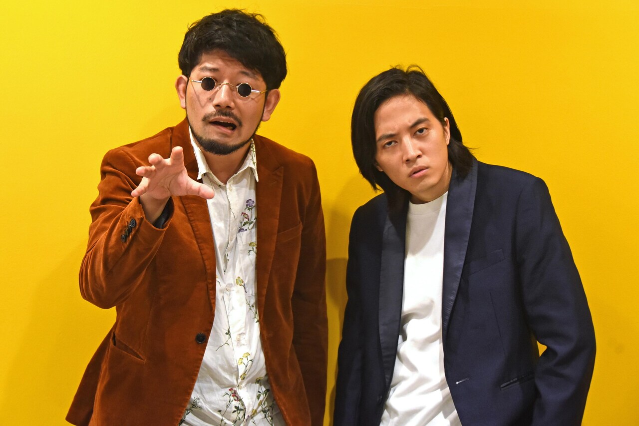 キャプテンバイソン。左から高野哲郎、西田涼。