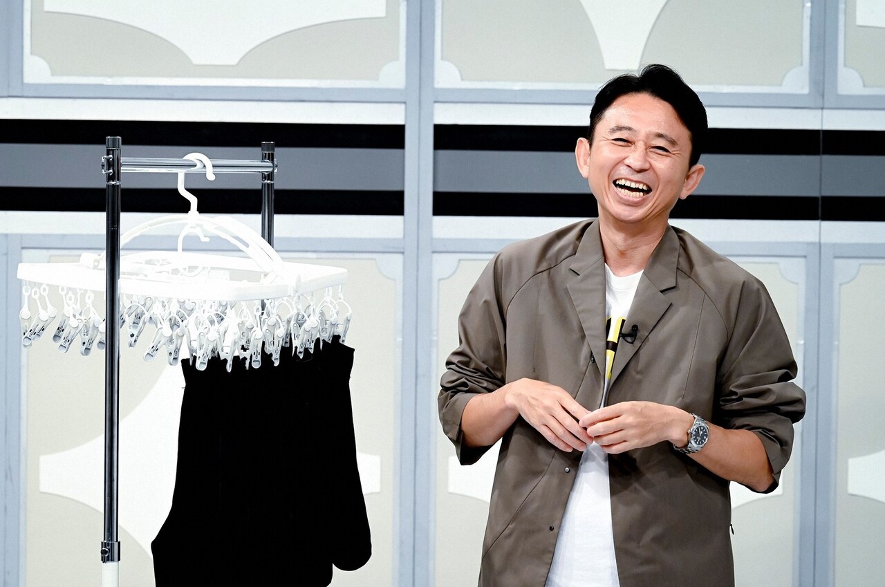 櫻井VS有吉、片足立ち靴下15枚早履き対決