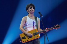 コール＆レスポンスを楽しむフットボールアワー後藤。(c)テレビ東京