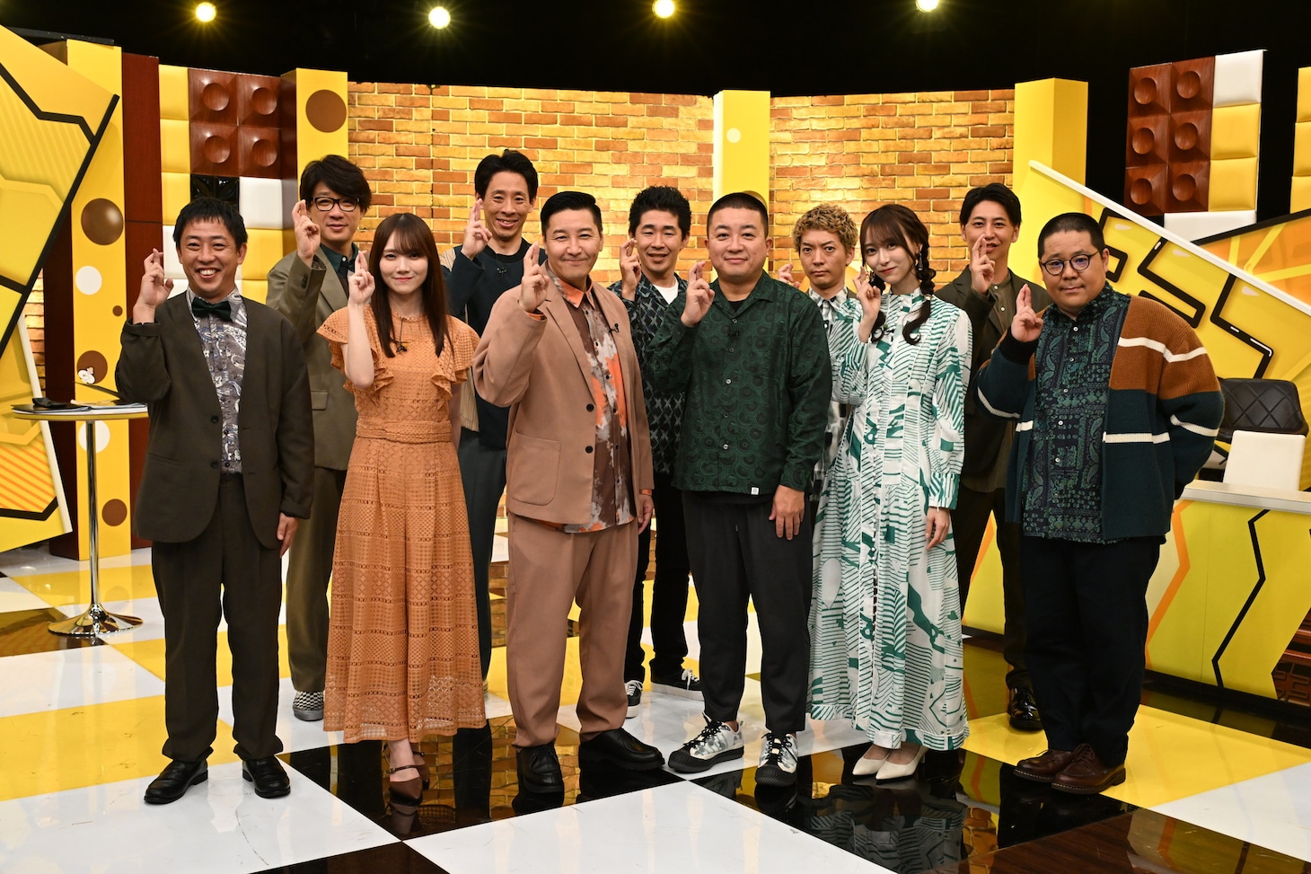 「チョコレートプラネットの通った事ないサミットSP」の「呪術廻戦編」の出演者たち。(c)テレビ朝日